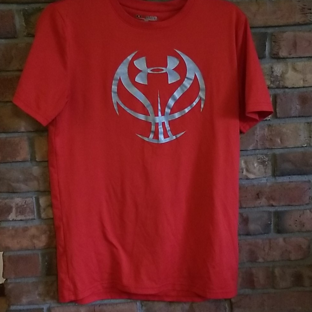 Boys Under Armour t-shirt